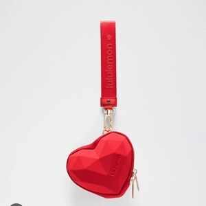 lululemon heart wristlet Valentine’s Day limited edition/ with shopper/red/  NWT